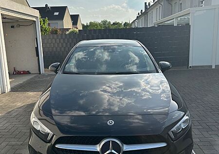 Mercedes-Benz A 180 d -Schaltwippen*Leder