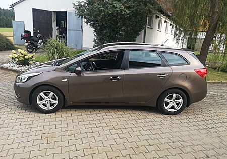 Kia Cee'd Sportswagon 1.6 GDI Sportswagon...
