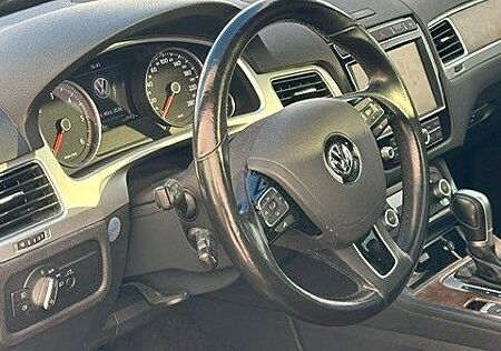 VW Touareg Volkswagen 3.0 V6 TDI SCR Exclusive Terrain Tec...