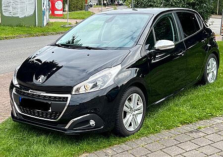 Peugeot 208 PureTech Signature | 1. Hand-Viele Neuteile