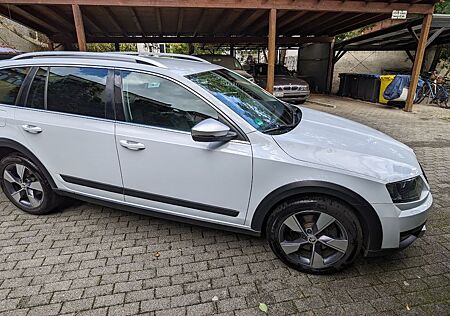 Skoda Octavia 2.0 TDI DSG 4x4 Scout Combi Scout