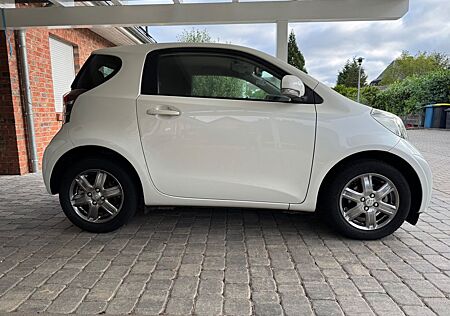 Toyota iQ + mit viel Extras