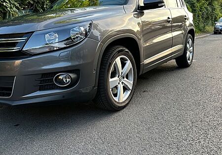 VW Tiguan Volkswagen 1.4 TSI DSG BMotion T CUP Sport & Sty...