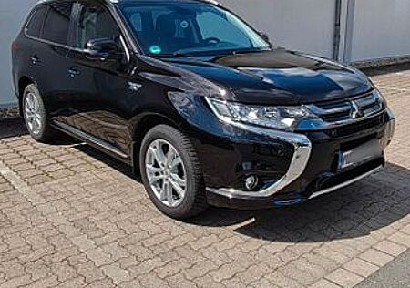 Mitsubishi Plug in Hybrid Outlander Plug-in Hybrid Outlander 2.0 MIVEC PLUG-IN H...