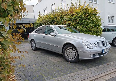 Mercedes-Benz E 240 Elegance, RFK, Command, AHK unbenutzt