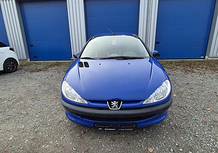 Peugeot 206 Petit Filou TÜV & SERVICE NEU