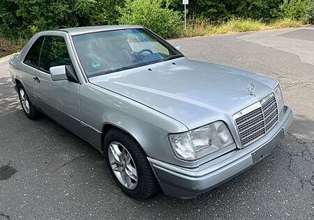 Mercedes-Benz E 200 *Coupe*Automatik*Schibedach*Tüv 03/27*
