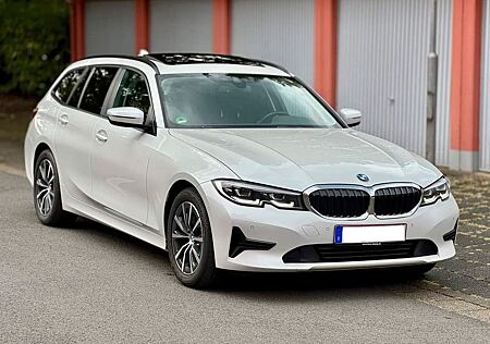 BMW 320d Automatik Panorama Pearlweiss