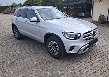 Mercedes-Benz GLC 300 d 4Matic,LED NAVI,KLIMAAUTOM,Standheizun