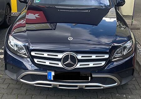 Mercedes-Benz E 220 d 4MATIC T MIT AHK / MWST Ausweis !