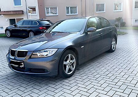 BMW 318i -