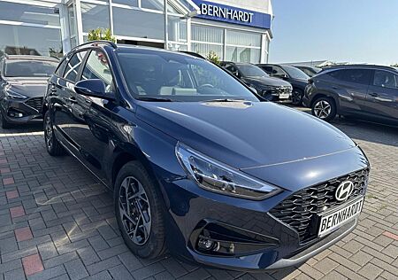 Hyundai i30 CW 1.5 DPi Family Klima Navi Rückfahrkamera