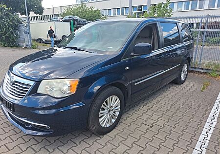 Lancia Voyager gebraucht kaufen Lancia Voyager 3.6 V6 VVT 24v Gold Automatik