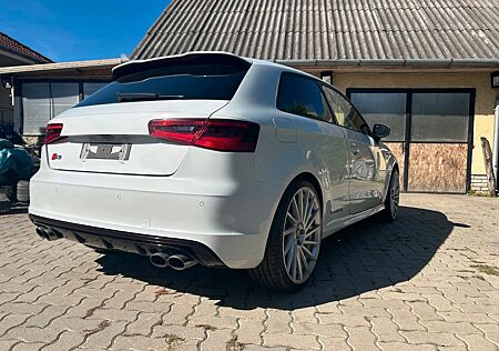 Audi S3 2.0 TFSI S tronic quattro -