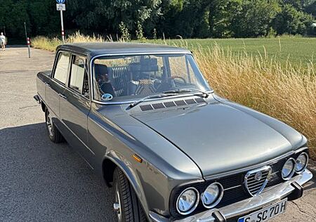 Alfa Romeo Giulia Nuova Super 1300