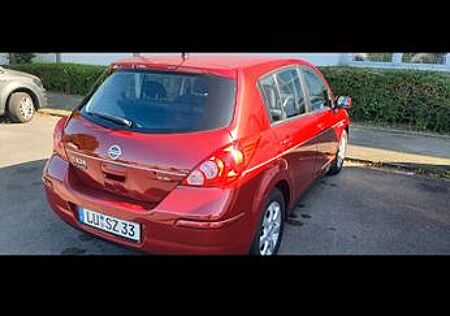 Nissan Tiida 1.6 tekna Auto tekna