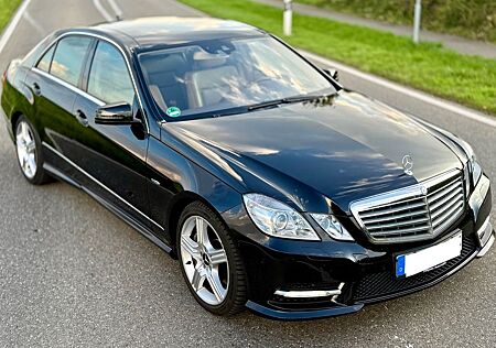 Mercedes-Benz E 500 4M V8-BITURBO AMG DESIGNO PANO MASSAGE TV!