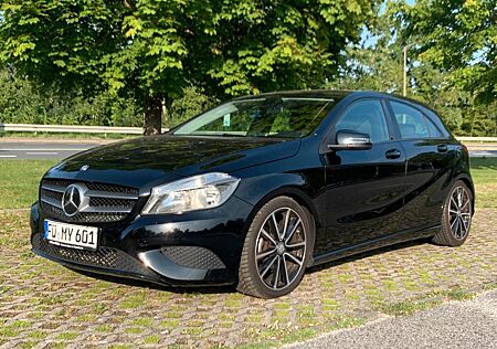 Mercedes-Benz A 180 Scheckheft/Kamera/18Zoll