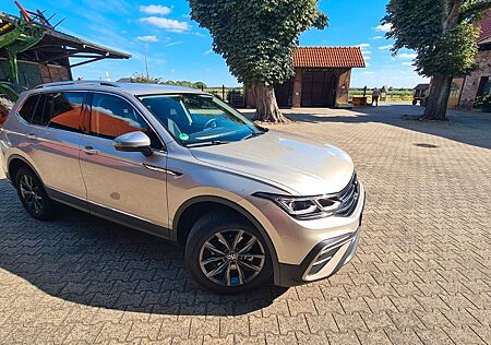 VW Tiguan Allspace Volkswagen 1.5 TSI ACT OPF DSG MOVE, AHK