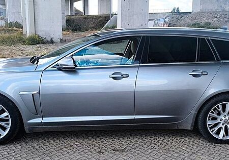 Jaguar XF 2.2 L Diesel Sportbrake -
