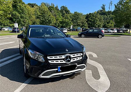 Mercedes-Benz GLA 180 -
