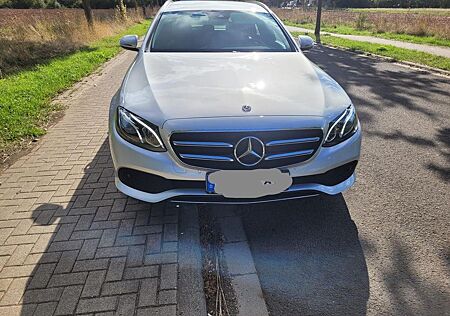 Mercedes-Benz E 220 d T Autom. -Avantgarde