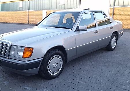 Mercedes-Benz E 230 H-Kennzeichen Tüv neu TOP