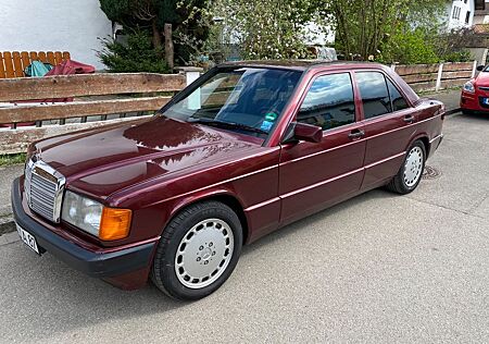 Mercedes-Benz 190 Avantgarde Rosso 1.8
