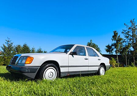 Mercedes-Benz E 200 W124