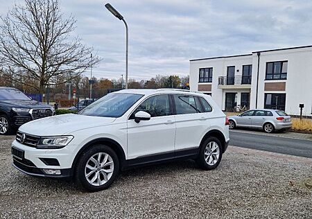 VW Tiguan Volkswagen 2.0 TDI Highline DSG 4Motion-LED*AHK*NAVI