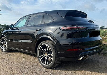 Porsche Cayenne Turbo Approved 2026