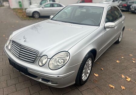 Mercedes-Benz E 200 W211 1. Hand Scheckheft voll TÜV neu