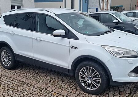 Ford Kuga 1,6 EcoBoost 2x4 110kW Titanium Titanium