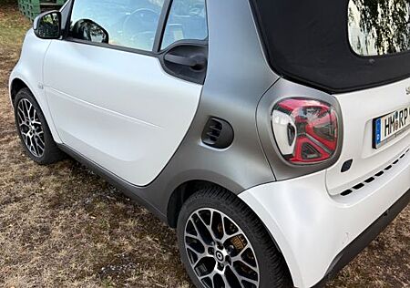 Smart ForTwo cabrio 60kW EQ Prime Weiß Matt Leder Kame