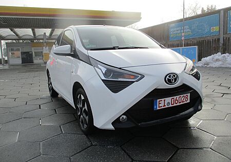 Toyota Aygo (X) Aygo -play Team D