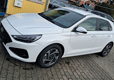 Hyundai i30 1.0T-MY25-STYLE-LED-SHZ-LHZ-ALU-NAVI-Klimaau