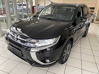 Mitsubishi PHEV Outlander TOP FahrasPaket 4WD AKKU NEU