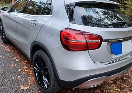 Mercedes-Benz GLA 200 Sport Utility Vehicle