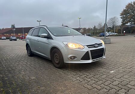 Ford Focus 1,6TDCi AHK TÜV/ Inspektion NEU! kein VW