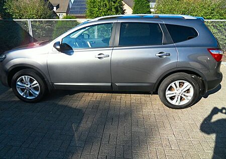 Nissan Qashqai +2-7 Sitzer-AHK-Shz.-1.Hand - 102.000 KM