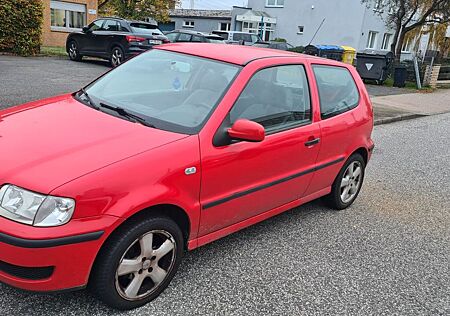 VW Polo Volkswagen 1.4 44kW Basis