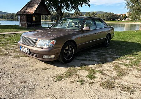 Lexus LS 400 4.0 V8 Auto -