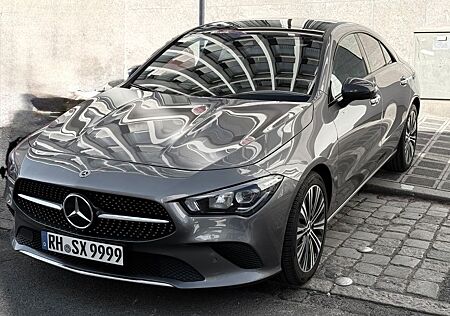 Mercedes-Benz CLA 180 COUPE /Pano/Sound/Alu Felgen