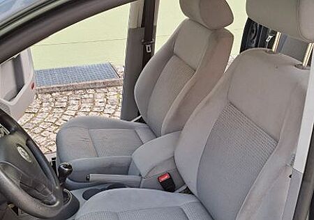 VW Caddy Volkswagen Life 1.6 7-Sitzer -