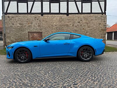 Ford Mustang 5.0 Ti-VCT V8 GT , Schalter Voll, neuw.