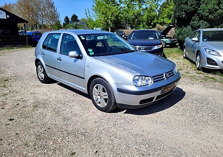 VW Golf Volkswagen 1.6 Highline *Automatik*Sitzheizung*Navi*