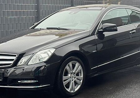 Mercedes-Benz E 350 CDI COUPÉ AVANTGARDE *PANO/KEYLESS *S-HEFT