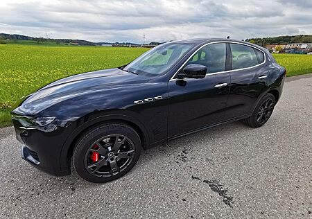 Maserati Levante GS Benzin 3.0 V6 257kW Nero Ribelle