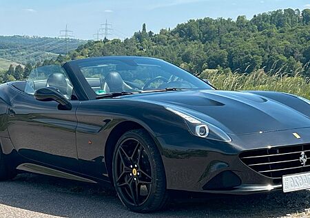 Ferrari California NUR PRIVAT- 3.9 V8 T 4-Sitzer -