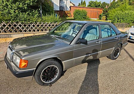 Mercedes-Benz 190 190D, El. Schiebedach, Alufelgen, Oldtimer